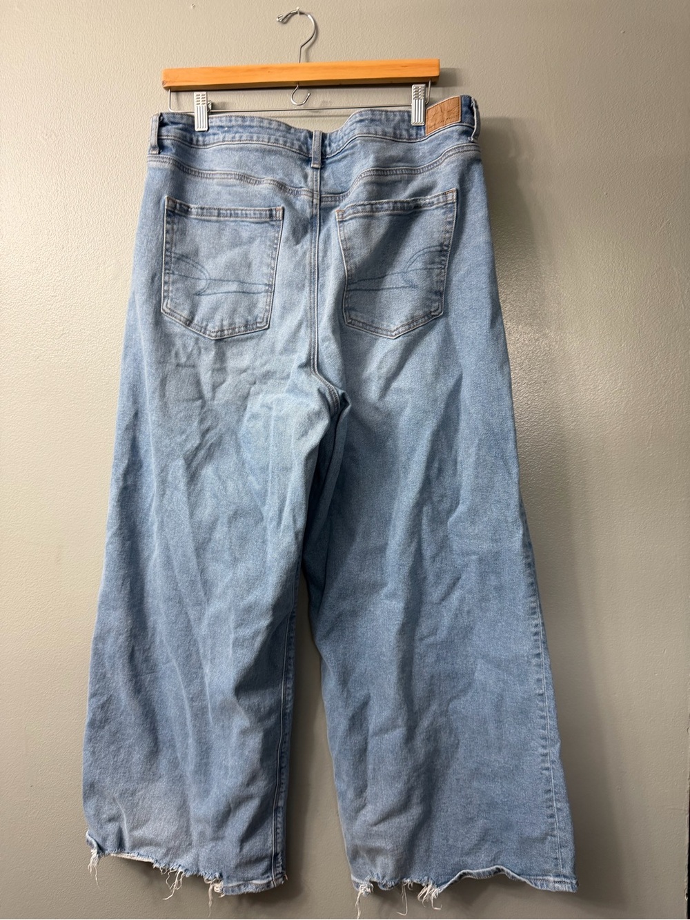 American Eagle Outfitters Light Blue super high rise ultra Wide Leg Jeans 14 - Picture 2 of 6